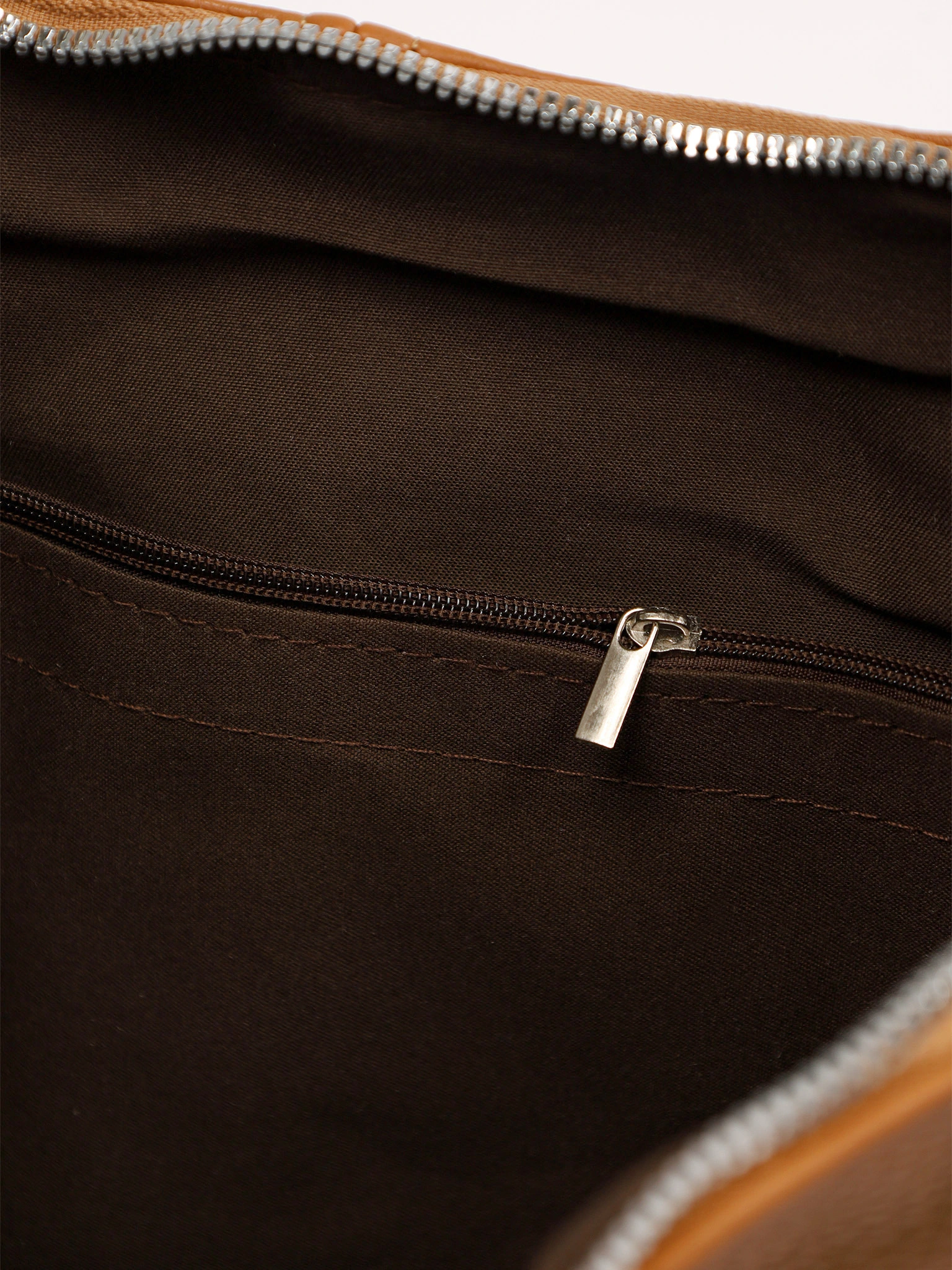 Сумка-шоппер  с декоративными плетеными ремешками по бокам в ассортименте